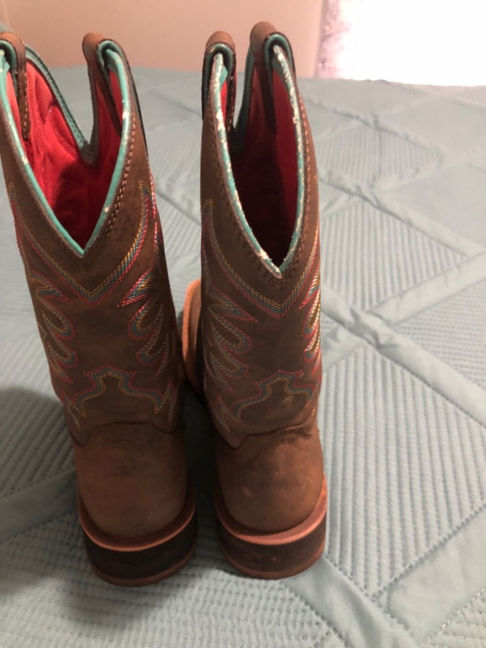 Ariat Square Toe Women’s Cowboy Boots used - Picture 3 of 8